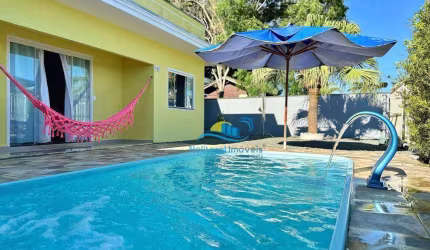 Casa Térrea - 4 quartos e piscina - 550m da praia