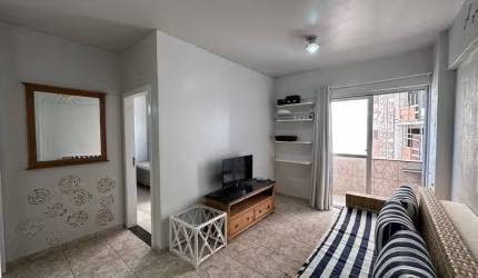 Apartamento em andar alto com 1 suíte e vaga de garagem com vista mar à venda no Centro de Balneário Piçarras