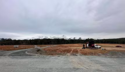Terrenos parcelados - Dentro de lote residencial