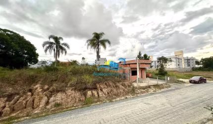Lote alto e plano - divisa com o Centro - 360m²