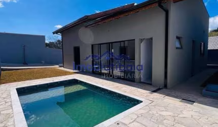 Casa à venda em Village no Bairro Jd Estância Brasil - Atibaia