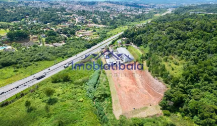 Área Industrial ao lado da rodovia Fernão Dias em Atibaia - 8.575 m² .