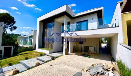 Casa à venda Condomínio Figueira Garden em Atibaia - 600 m²