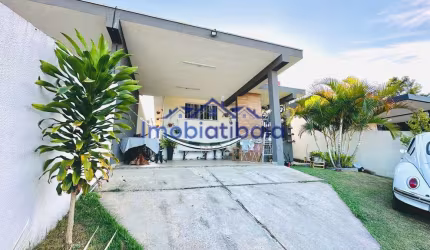 Casa à venda no Jd. Estância Brasil em Atibaia - 500m²