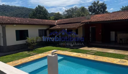 Chácara com lago e piscina à venda em Piracaia - Bairro Fortaleza - 3.000m²