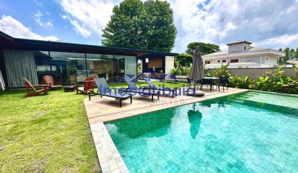 Casa à venda no cond. Figueira Garden em Atibaia - 626,65 m²