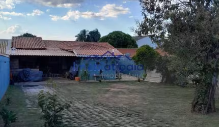 Casa à venda em Atibaia - Jd. dos Pinheiros - 480m²