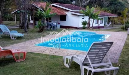 Chácara com lago à venda em Piracaia - 1600m²