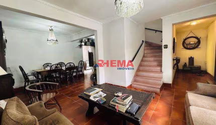 Sobrado com 3 dormitórios à venda, 110 m² por R$ 730.000,00 - Boqueirão - Santos/SP