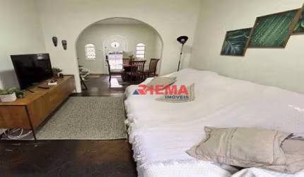 Sobrado com 3 dormitórios à venda, 144 m² por R$ 750.000,00 - Boqueirão - Santos/SP