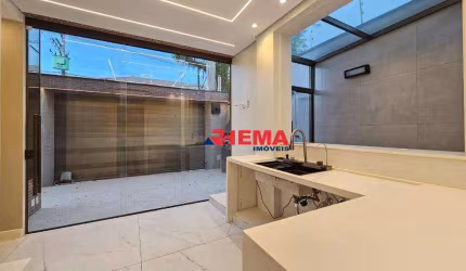 Sobrado com 3 dormitórios à venda, 220 m² por R$ 3.200.000,00 - Campo Grande - Santos/SP