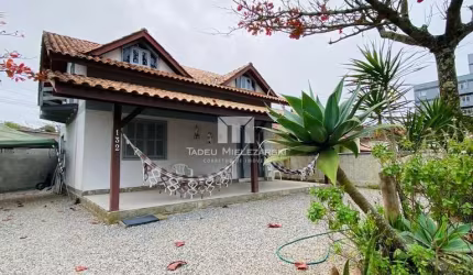 Casa em Vila Nova, Porto Belo/SC
