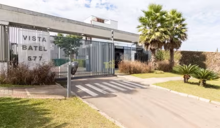 Casa em Condomínio com 3 quartos, com 208 m2, Campo Comprido