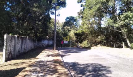 Excelente Terreno de 871 m2 à Venda na Santa Felicidade R$  789.900,00
