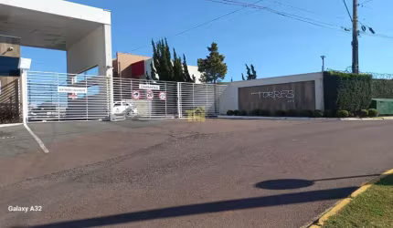 Terreno no Condomínio Residencial Villa Torres I, com 1.000 m2 de área útil