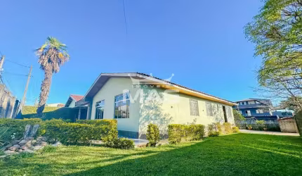 Casa com 3 quartos à venda na Avenida Confúcio, 150, Atuba, Colombo por R$ 570.000