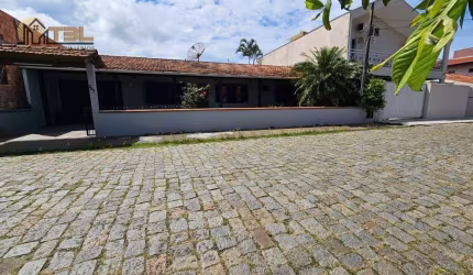 Casa com 3 dormitórios à venda, 70 m² por R$ 830.000,00 - Gravatá - Navegantes/SC