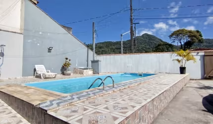 Casa em amplo terreno próximo a avenida Curitiba - Matinhos/PR