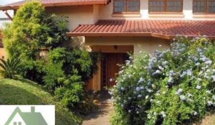 Casa à venda - no Centro