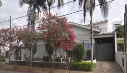 Casa à venda - em São João