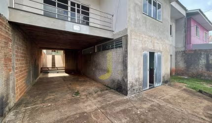 Sobrado com sala comercial no Pioneiros Catarinenses
