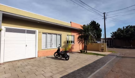 Casa com 5 dormitóriosem condomínio fechado no country