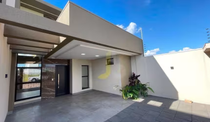 Casa térrea com piscina e  fino acabamento no Tropical III
