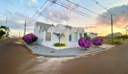 Casa com 1 Suíte + 2 dormitórios à venda, 140 m² por R$ 790.000 - Verona - Cascavel/PR