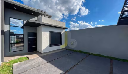 Casa Moderna Com sobra de Terreno