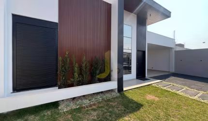 CASA COM SOBRA DE TERRENO NO TROPICAL 3