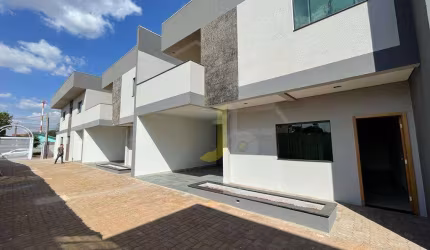 Sobrado em Condomínio no Santa Felicidade