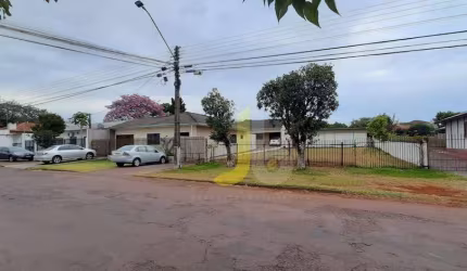 Terreno com duas casas na Neva