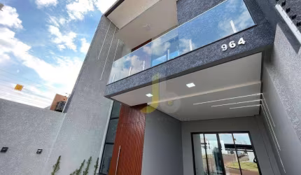 Sobrado com 03 Suítes e Piscina