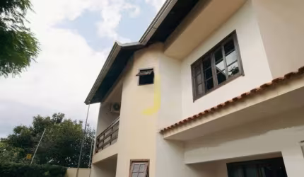 sobrado região central, excelente para ponto comercial