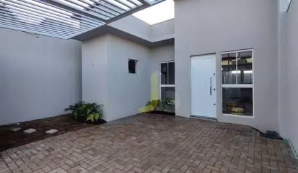 CASA COM SUÍTE MAIS 2 QUARTOS NOVA