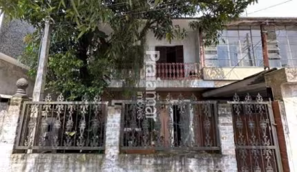 *PRECISA FAZER INVENTÁRIO* SOBRADO 03 DORMS | 01 SUITE | 02 VAGAS | CENTRO - S.V