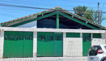 CASA TERREA COM 8 SUITES I MOBILIADA !