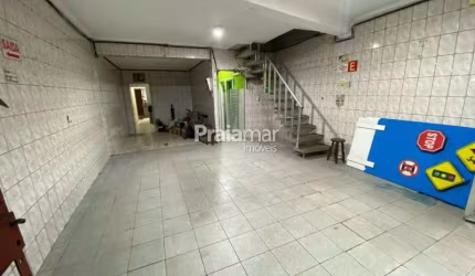 CASA SOBREPOSTA  | 2 SUITES | COMERCIO EM BAIXO