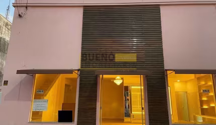 LINDO SALÃO NO CENTRO
