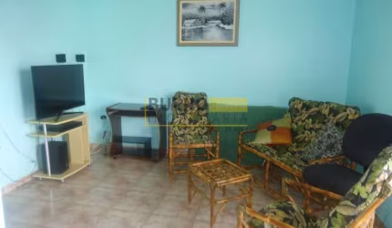 Casa com três pavimentos no Vale das Nogueiras em Americana-São Paulo