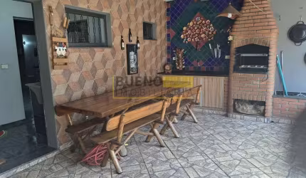 Linda casa com piscina no Parque Novo Mundo em Americana