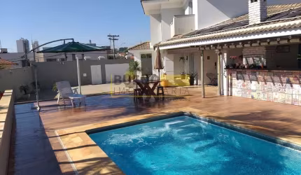 Belíssima Casa à venda na Vila Breda, Região Central de Santa Bárbara d´Oeste – SP, com 03 dormitór