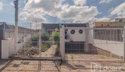 Casa com 3 quartos à venda na Rua Doutor Murtinho, 316, Bom Jesus, Porto Alegre, 259 m2 por R$ 695.000