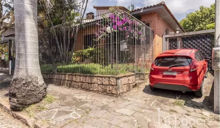 Casa com 4 quartos à venda na Rua Professor Fernando Carneiro, 112, Três Figueiras, Porto Alegre, 250 m2 por R$ 1.500.000