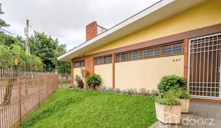 Casa com 3 quartos à venda na Rua Cândido Portinari, 297, São Sebastião, Porto Alegre, 214 m2 por R$ 890.000