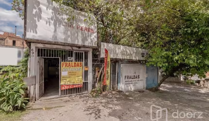 Prédio à venda na Avenida Eduardo Prado, 690, Cavalhada, Porto Alegre, 200 m2 por R$ 500.000