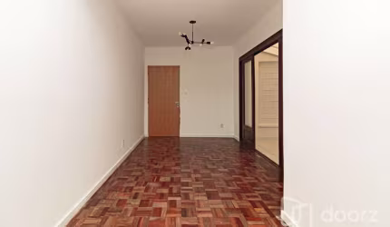 Apartamento com 1 quarto à venda na Rua Doutor João Inácio, 1251, Navegantes, Porto Alegre, 61 m2 por R$ 174.000