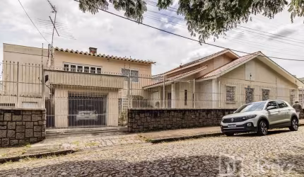 Casa com 2 quartos à venda na Avenida Benno Mentz, 1397, Vila Ipiranga, Porto Alegre, 250 m2 por R$ 860.000