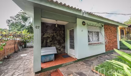 Casa em condomínio fechado com 3 quartos à venda na Acesso das Tulipas, 87, Santa Tereza, Porto Alegre, 103 m2 por R$ 383.000