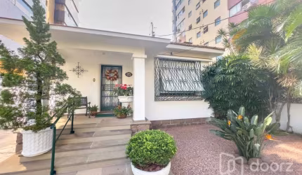 Casa com 3 quartos à venda na Avenida Lageado, 356, Petrópolis, Porto Alegre, 85 m2 por R$ 1.499.000